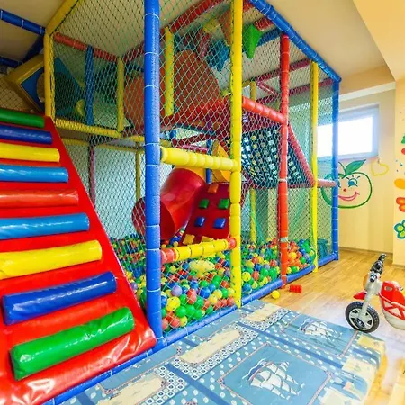 Prywatny, W 4 -gwiazdkowym Diva, Balkon, 300m Do Morza, Do Dworca Pkp Pieszo 10 Minut, Darmowe Wifi W Apartamencie, Dodatkowo Platne - Parking, Spa, Silownia, Squash