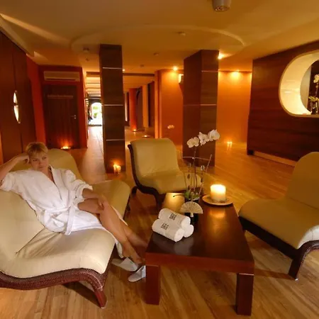 Prywatny, W 4 -gwiazdkowym Diva, Balkon, 300m Do Morza, Do Dworca Pkp Pieszo 10 Minut, Darmowe Wifi W Apartamencie, Dodatkowo Platne - Parking, Spa, Silownia, Squash Διαμέρισμα Kołobrzeg