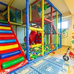 Prywatny, W 4 -gwiazdkowym Diva, Balkon, 300m Do Morza, Do Dworca Pkp Pieszo 10 Minut, Darmowe Wifi W Apartamencie, Dodatkowo Platne - Parking, Spa, Silownia, Squash
